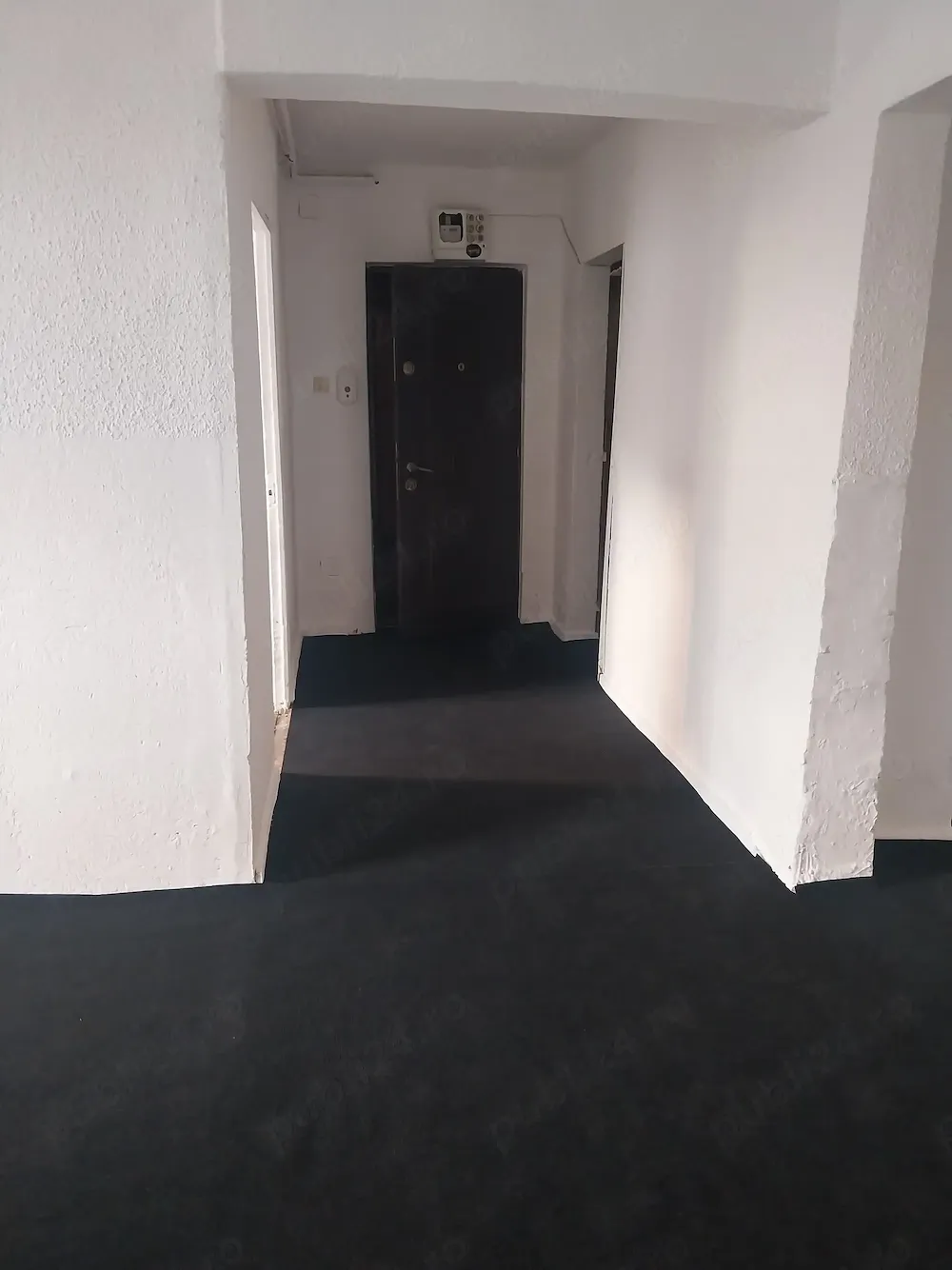 Apartament 4 camere, etaj 3, 91 mp.utili, str.Intrarea Castanului, fostă Pescarilor.
