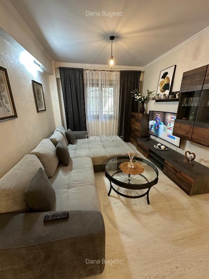 Ultracentral, langa Palas Campus, apartament 2 camere, 500€