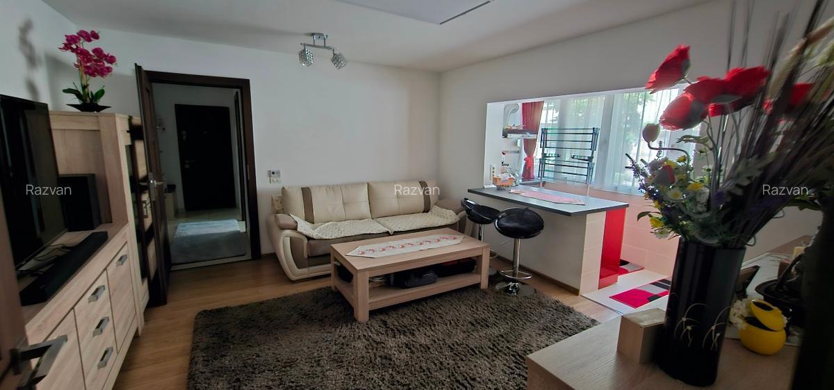 De la proprietar apartament 2 camere decomandat + boxa