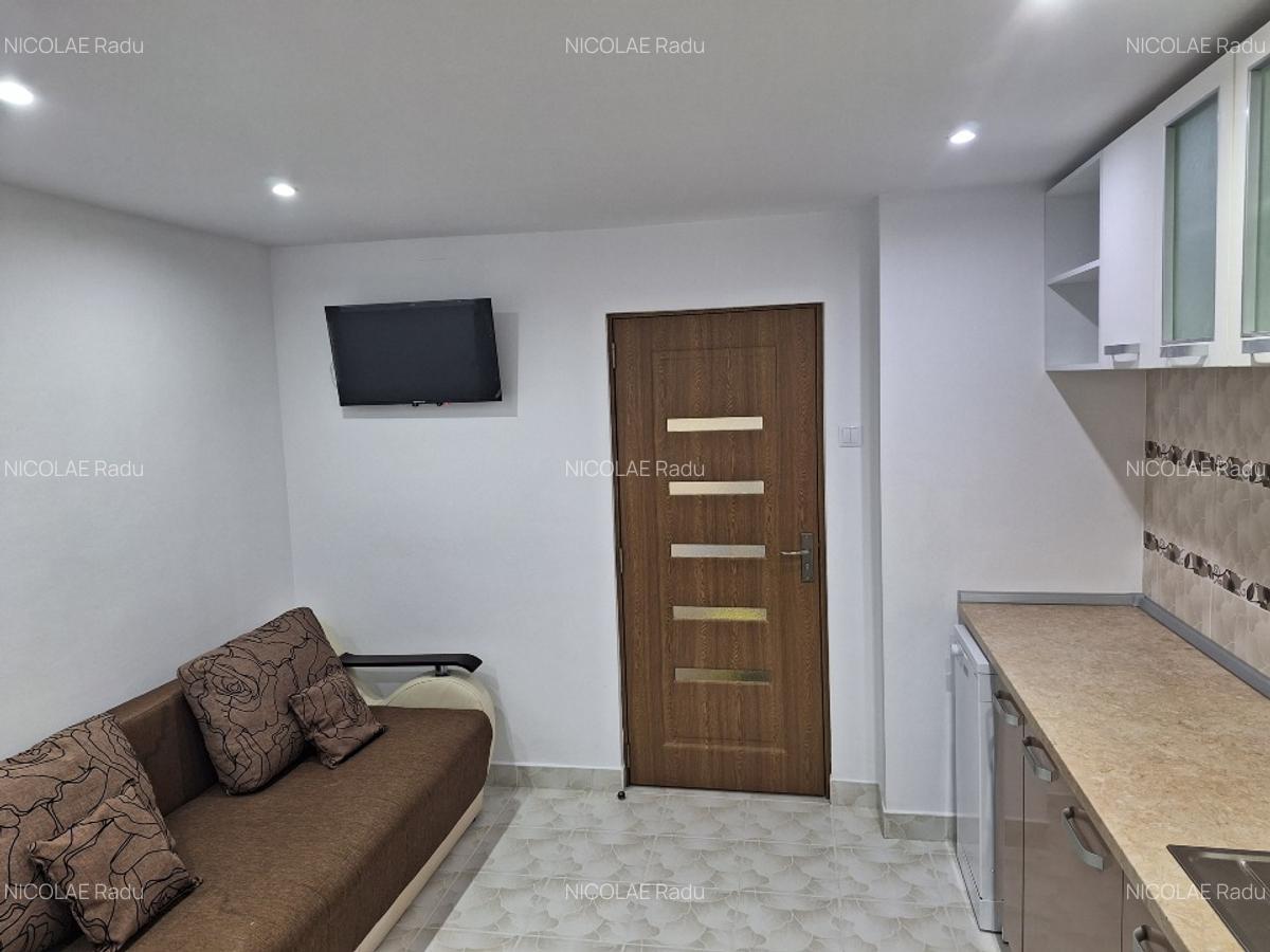Închiriez apartament - imagine 1