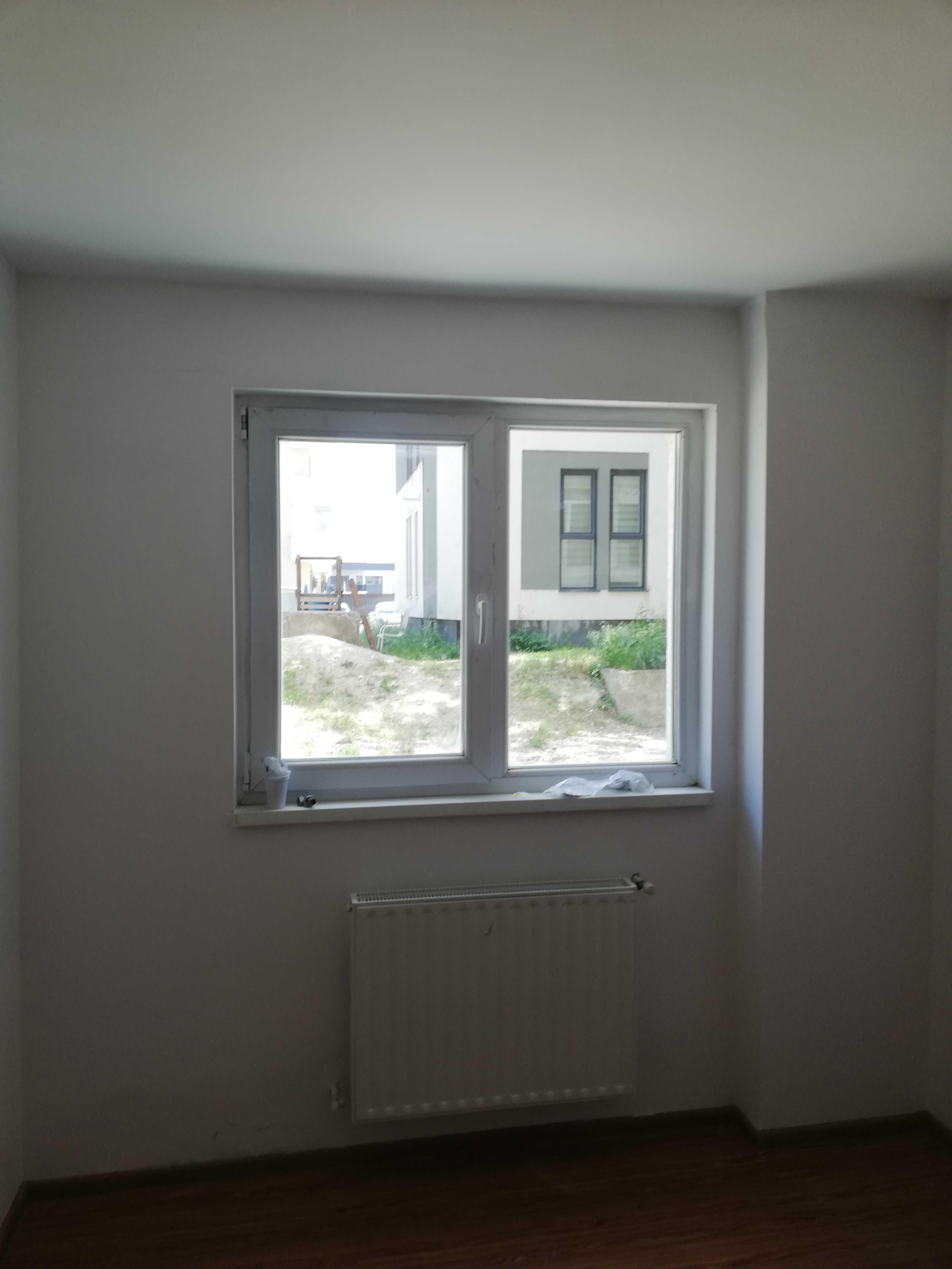 Apartament cu 3 camere vând an floresti