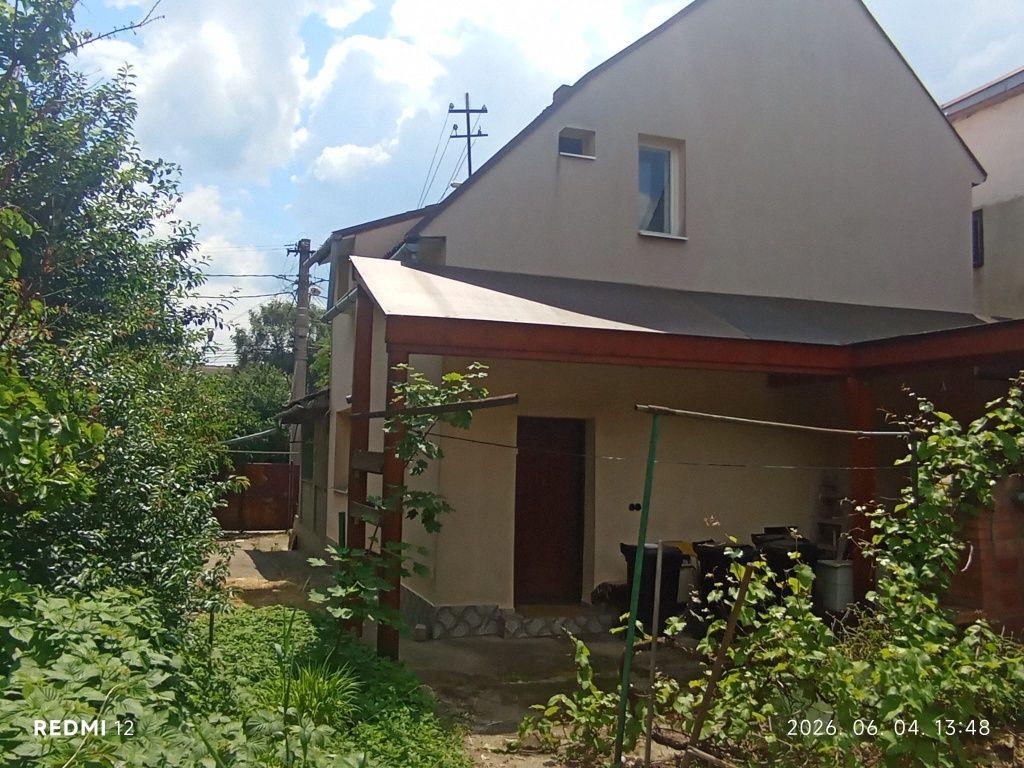 Vând casă singur în curte, zona Între lacuri, Cluj-Napoca, teren 481mp, 2 fronturi stradale