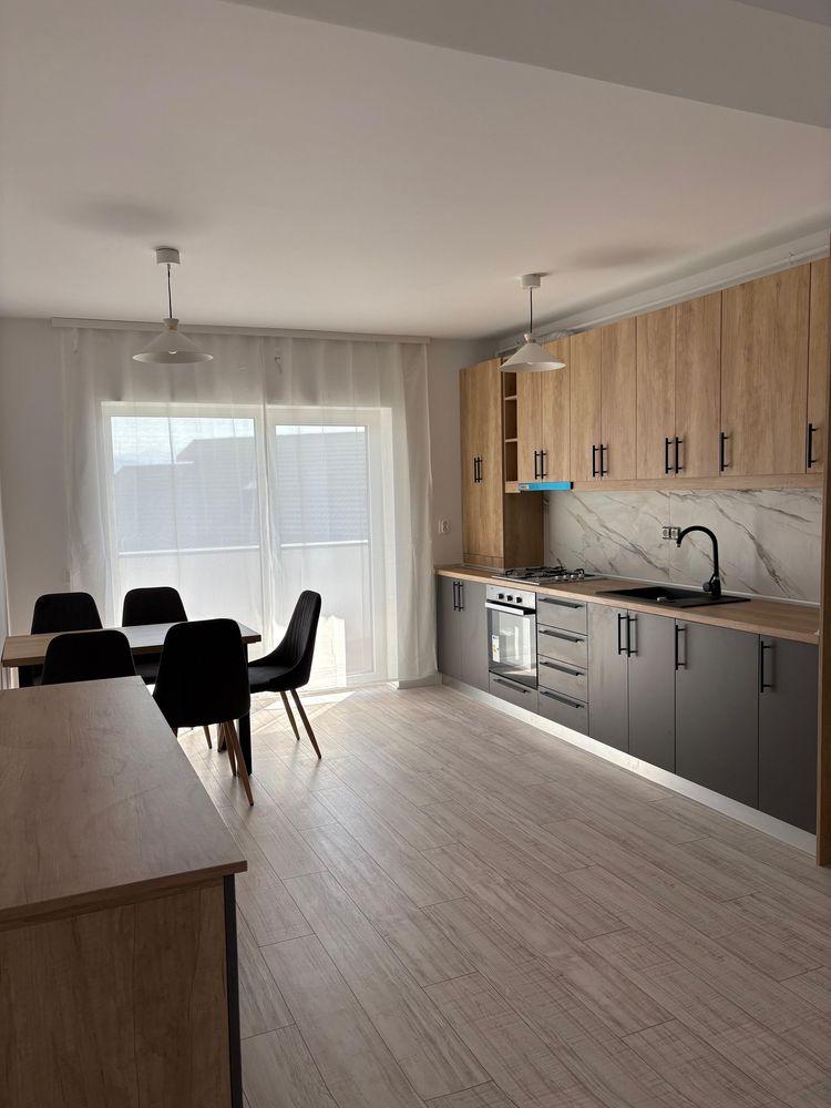 Inchiriez apartament Floresti