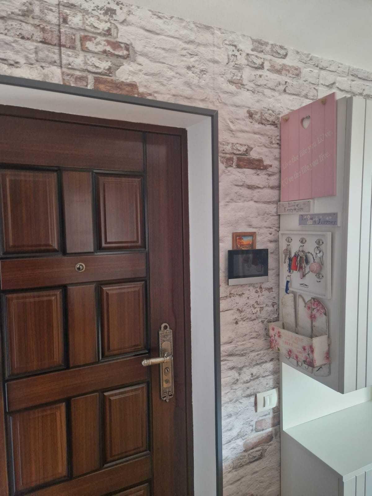 2 Camere Mobilat Complet Gruia | Parter Înalt | Garaj + Parcare | Sistem Alarmă