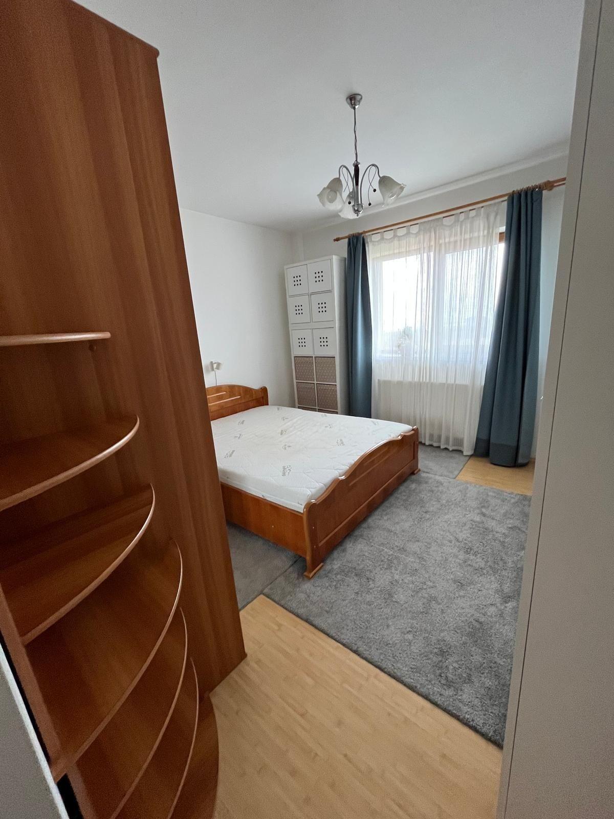 Închiriez apartament 3 camere - cartier Europa - 550 euro