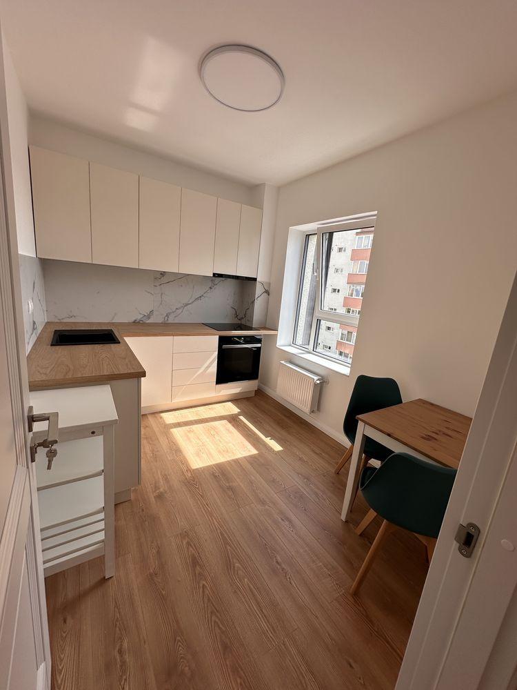 Vand apartament nou si finisat la Vivat Residence
