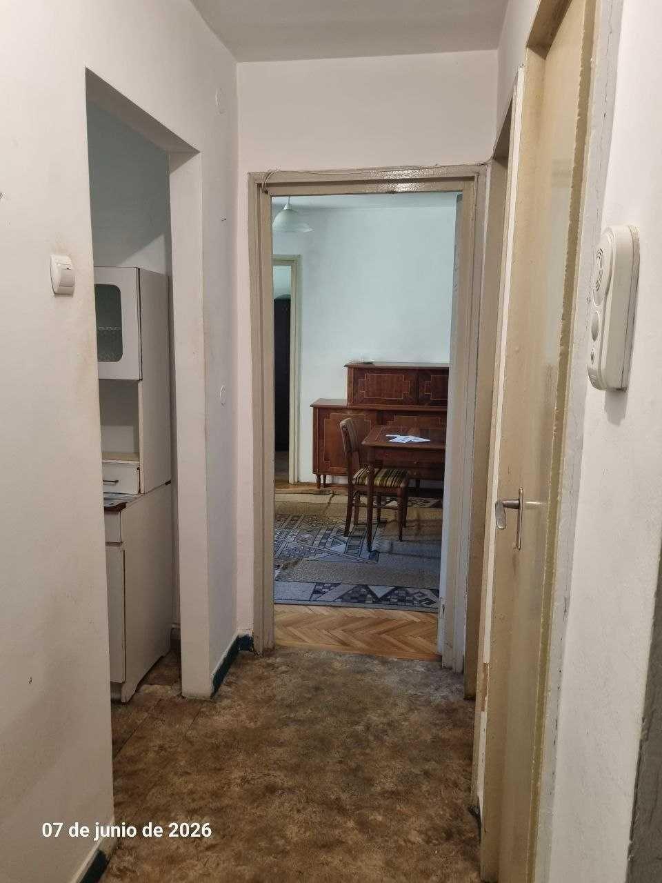 Apartament 2 camere semi central Libertatii Aleea Savinesti - imagine 1