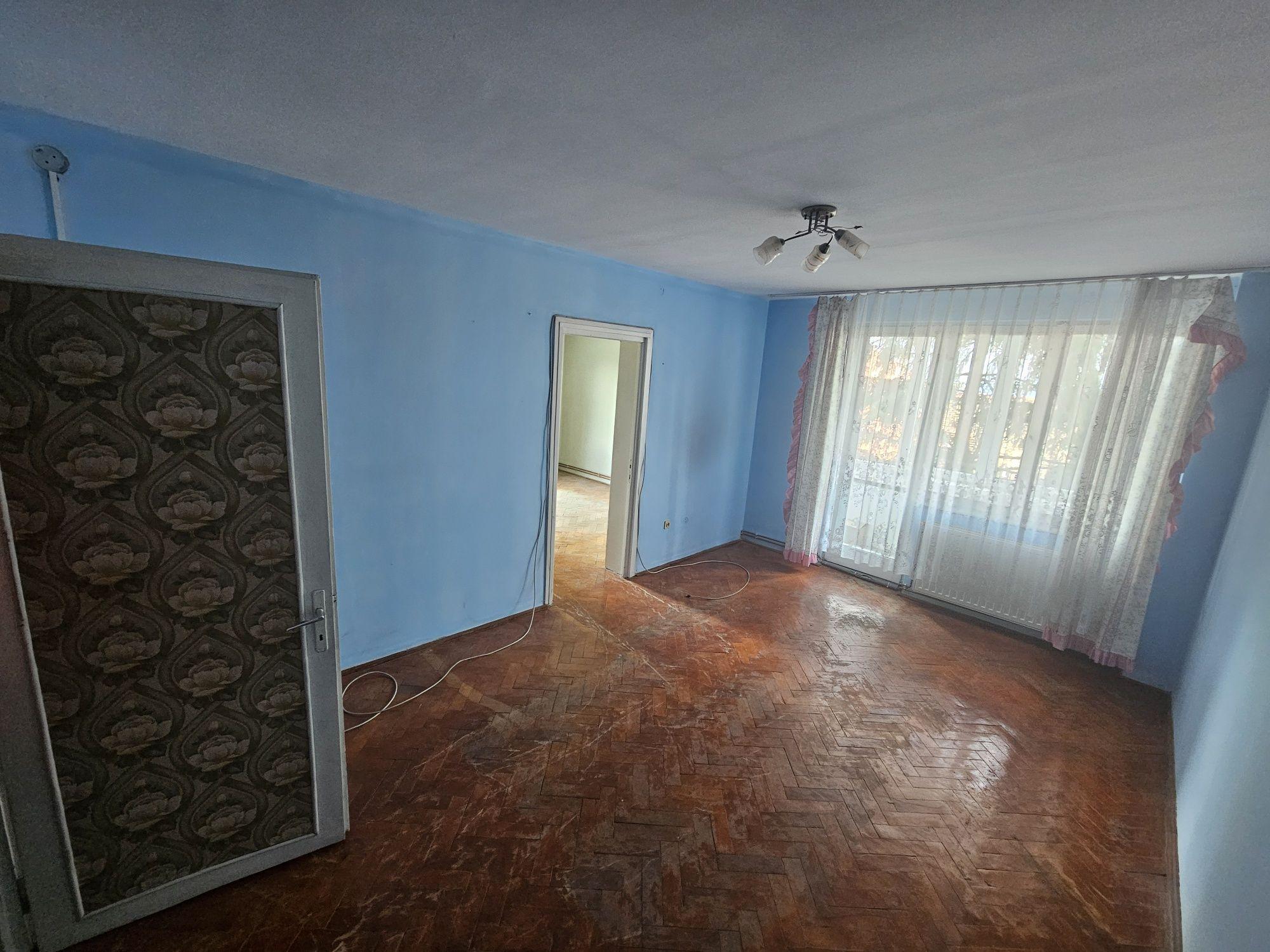 Vand Apartament 2 camere