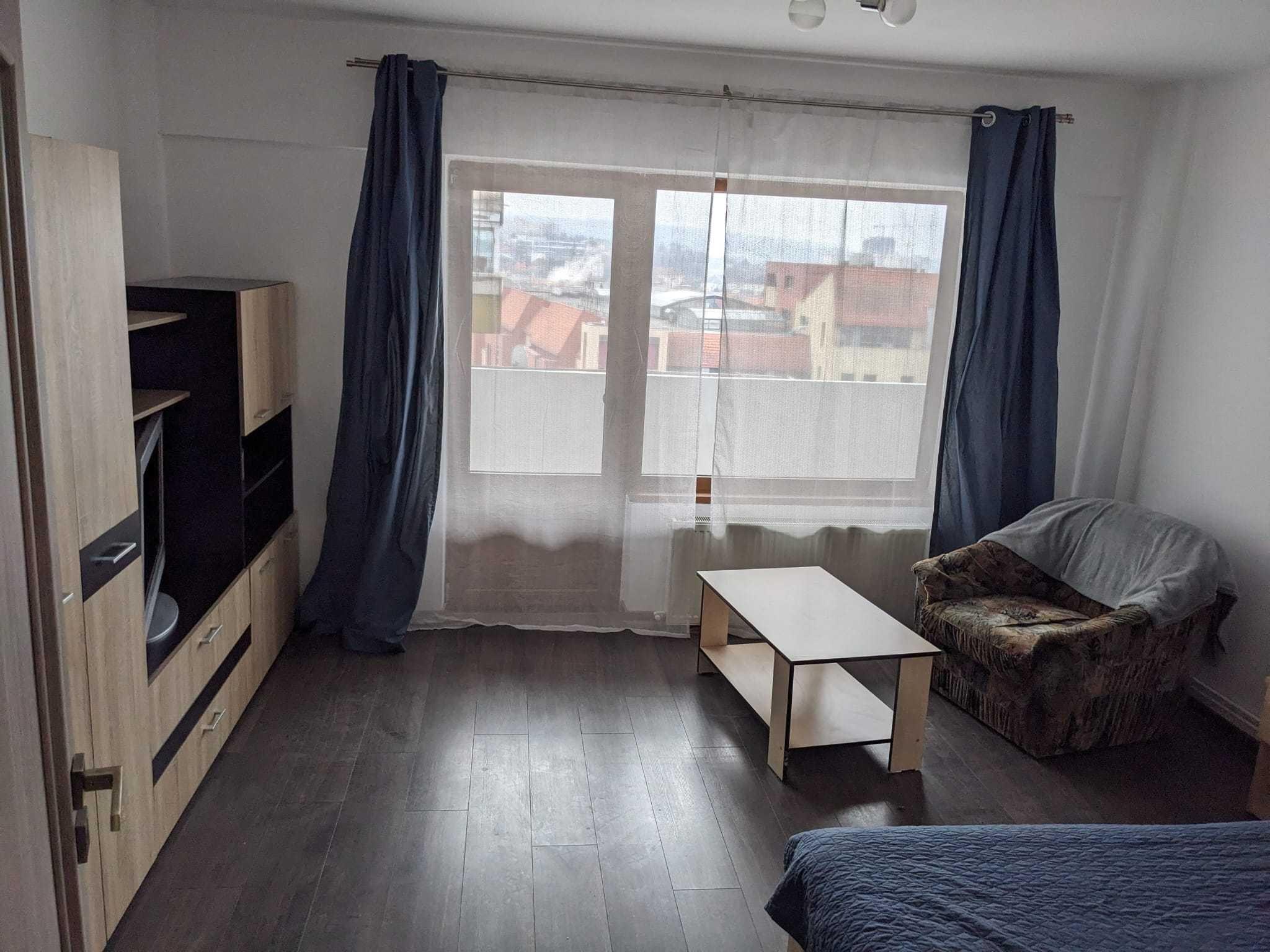 Inchriez apartment cu o camera Centru