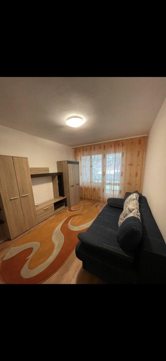 Chirie apartament 2 camere.