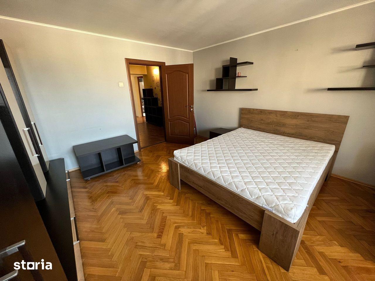 Apartament cu 3 camere / Decomandat / 7 Noiembrie / UMFST