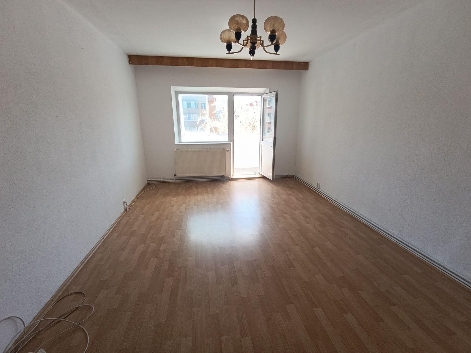 Apartament 4 camere de vânzare – Bartolomeu, Brașov | Vedere panoramică spre Tâmpa și Poiana Brașov