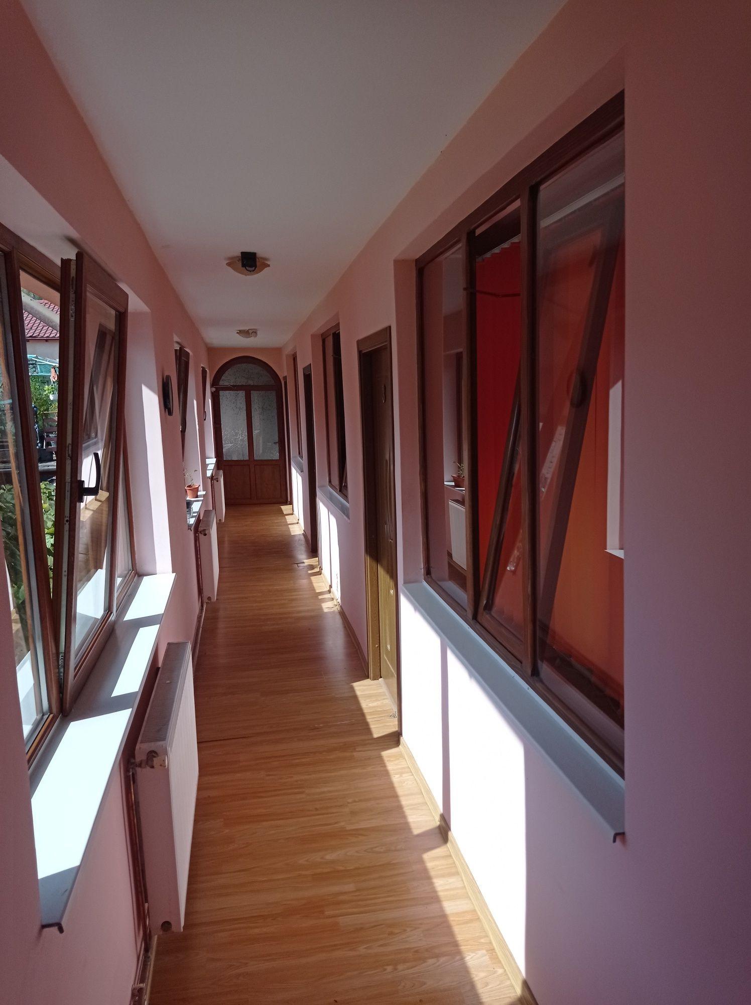 Inchiriez garsoniera Brasov la vila zona Bartolomeu