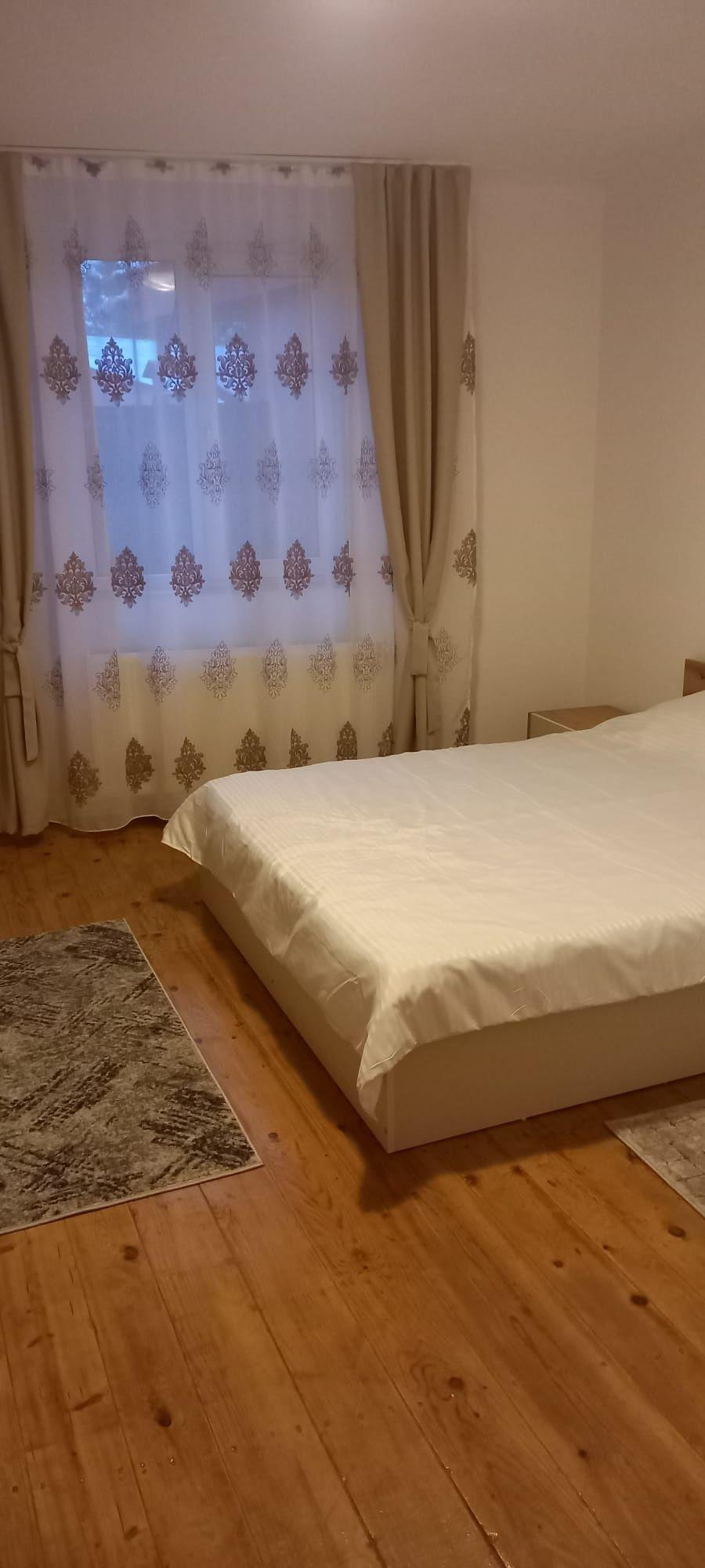 Apartament  de inchiriat zona bartolomeu
