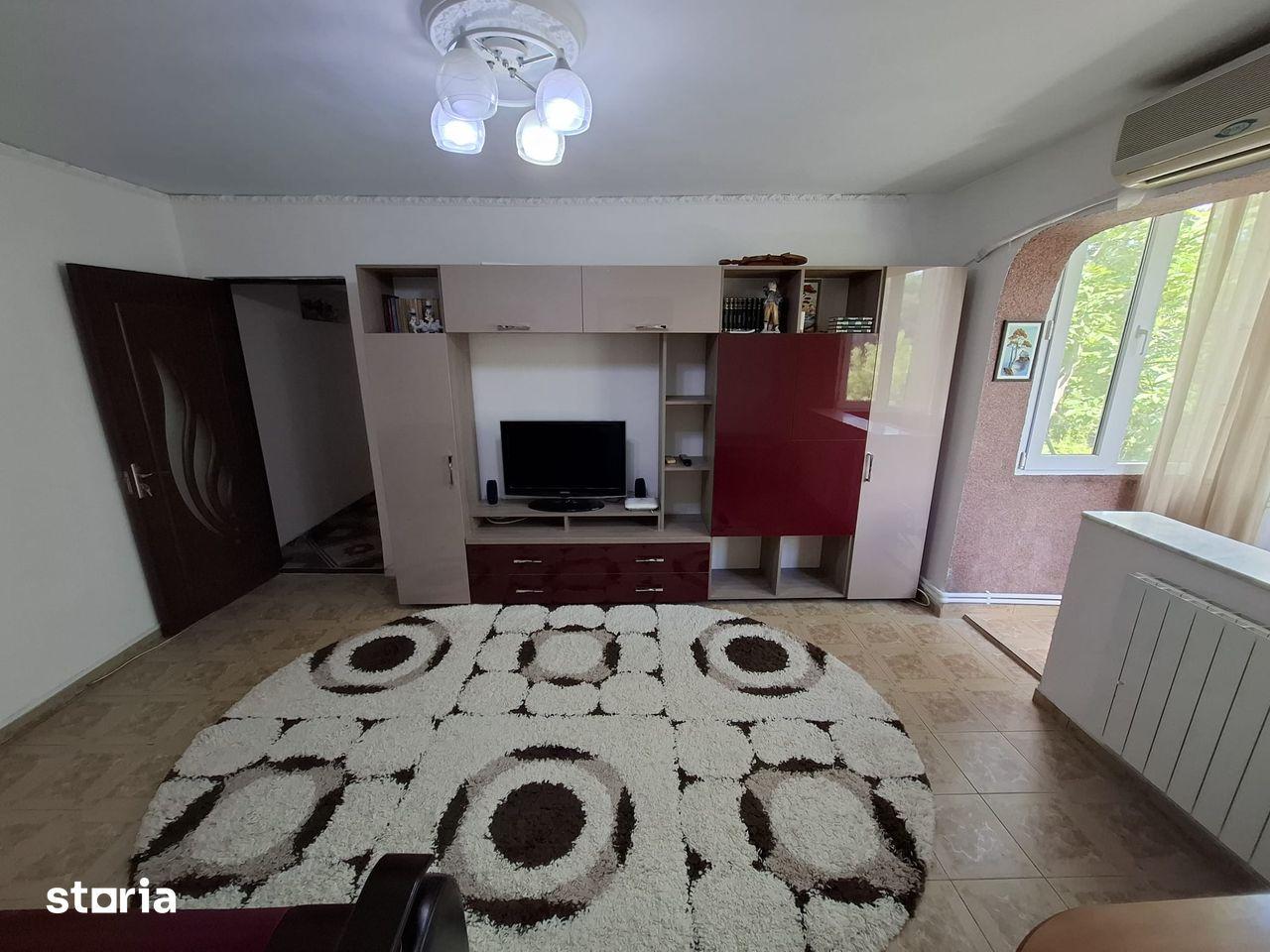 Apartament cu 3 camere zona Inel 2