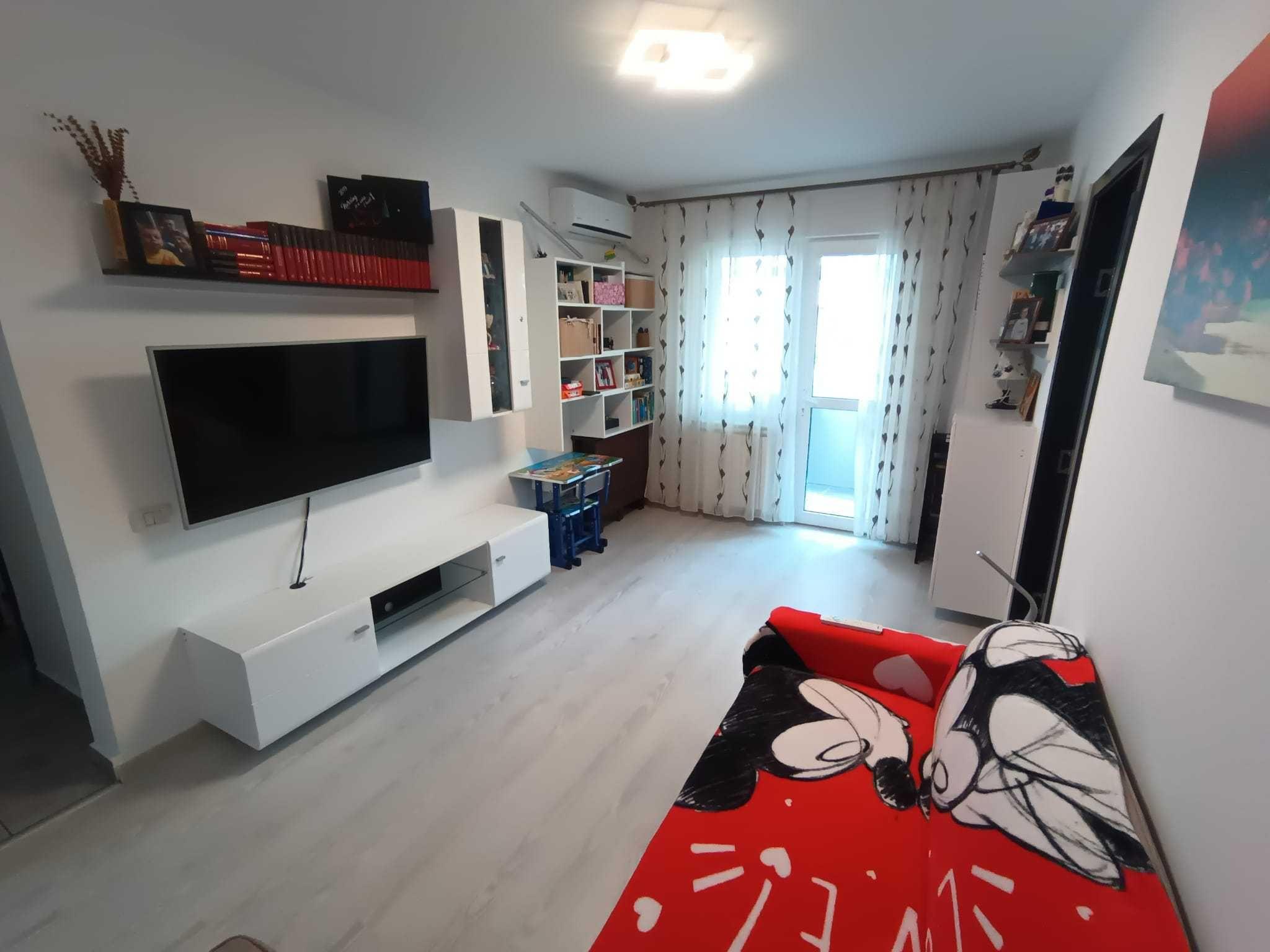 Apartament 3 camere etaj 1 cu gaz Casa de Cultura Constanta