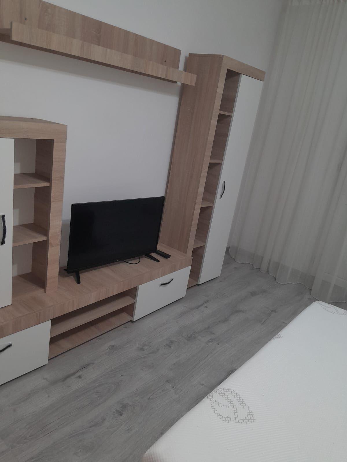 Închiriez garsoniera  complet  mobilata și utilata