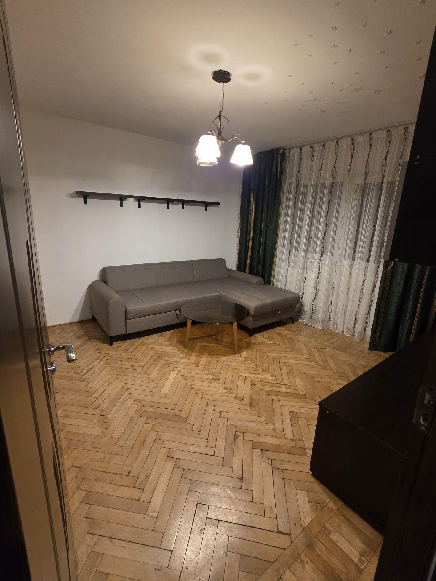 Proprietar inchiriez apartament cu 2 camere decomandat