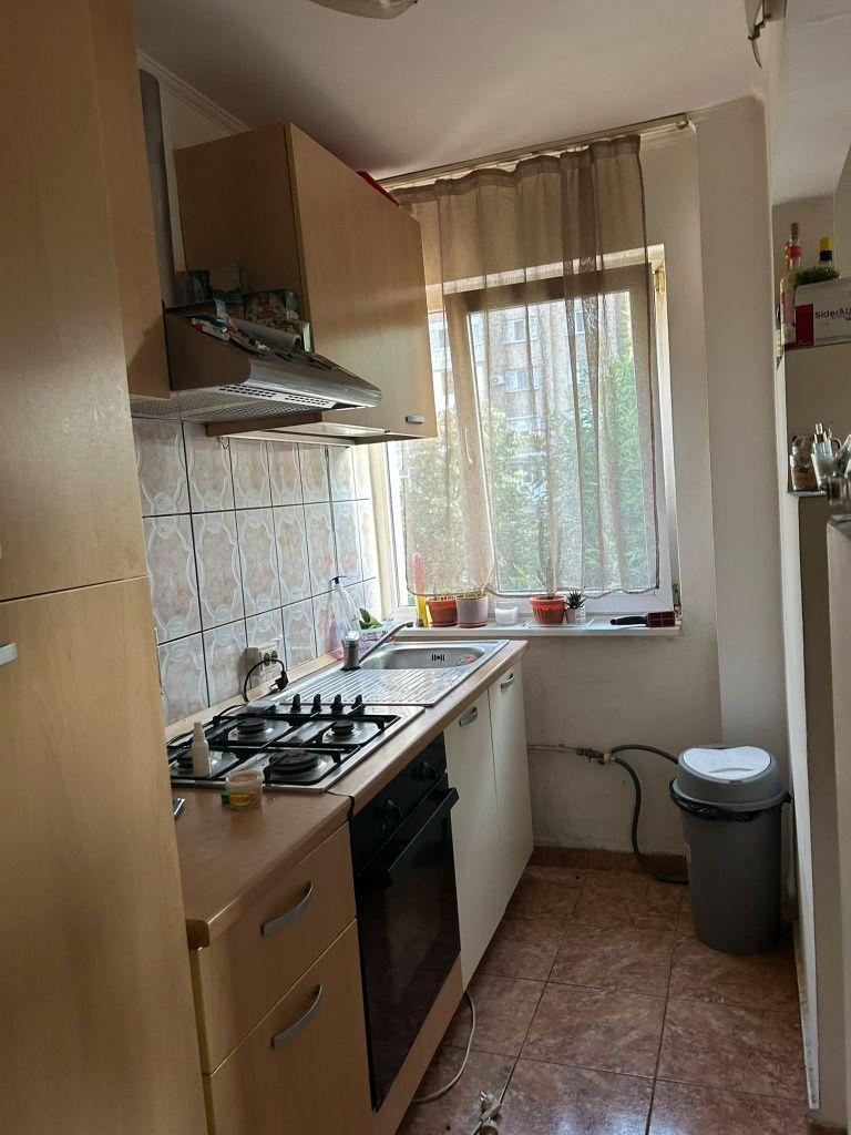 De inchiriat Apartament 3 camere
