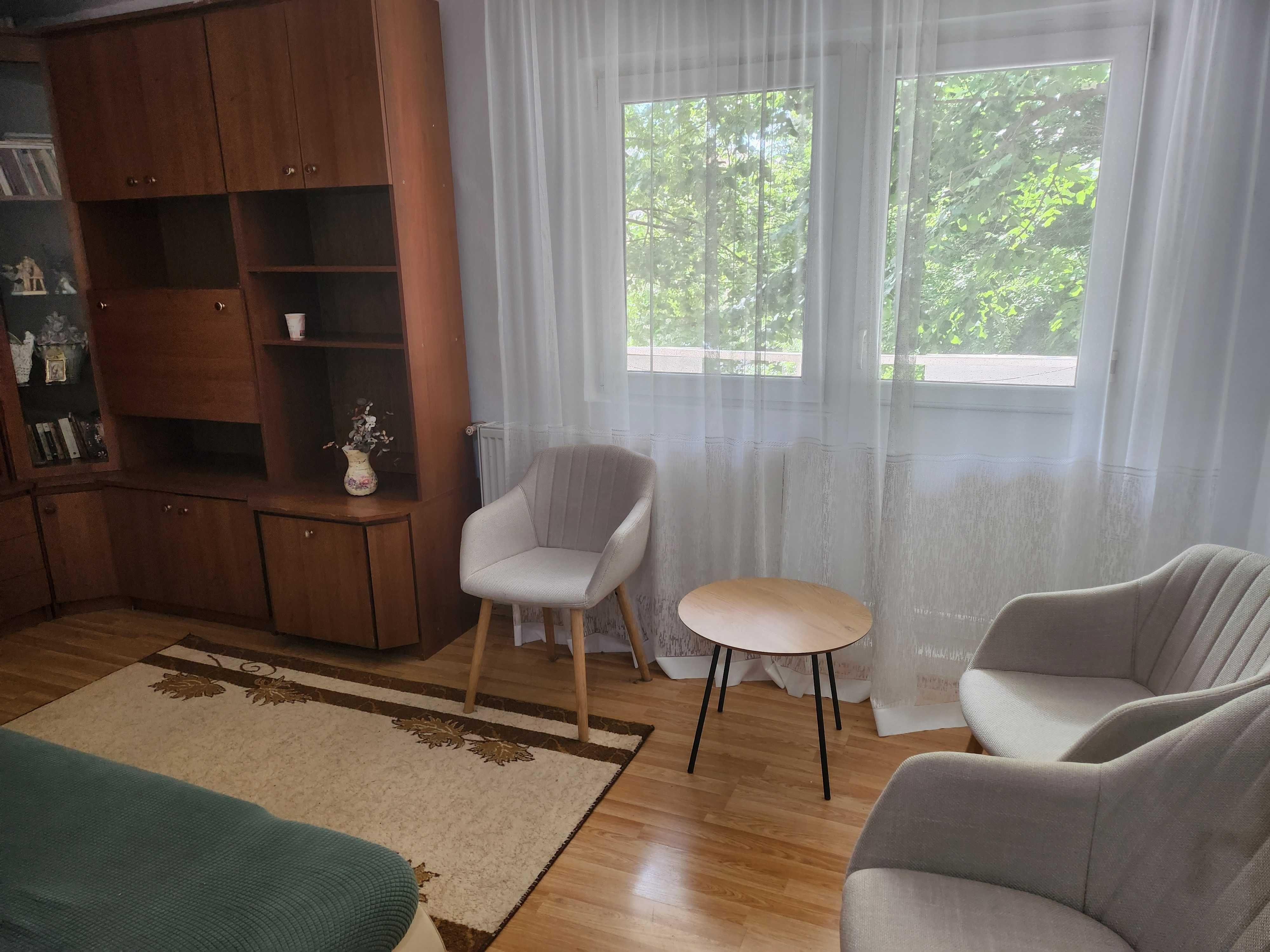Ofer spre închiriere garsonieră 25 mp zona Sovata