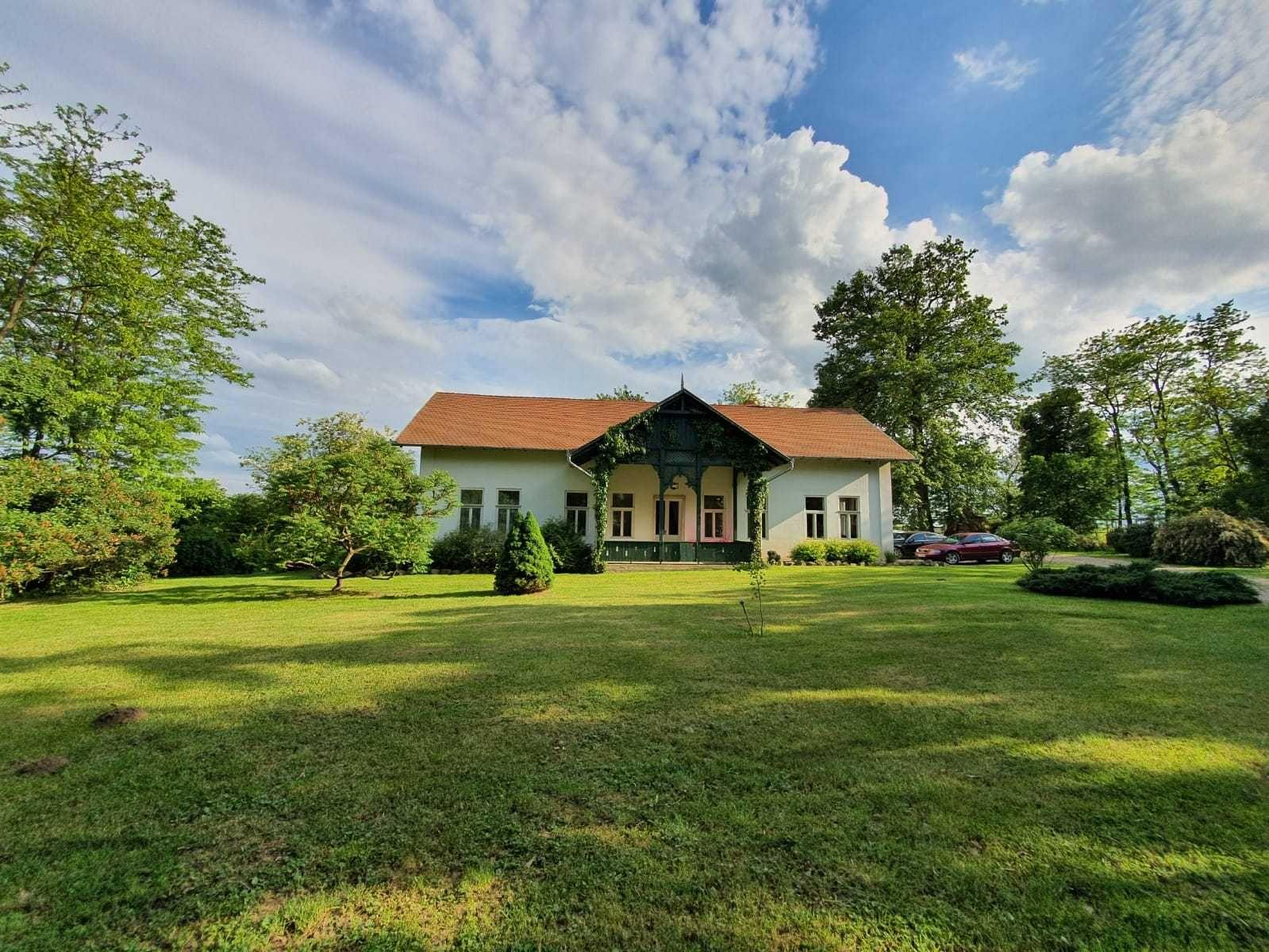 Conac istoric renovat, cu domeniu de 7,8 ha, între Marghita și Săcuieni - imagine 1