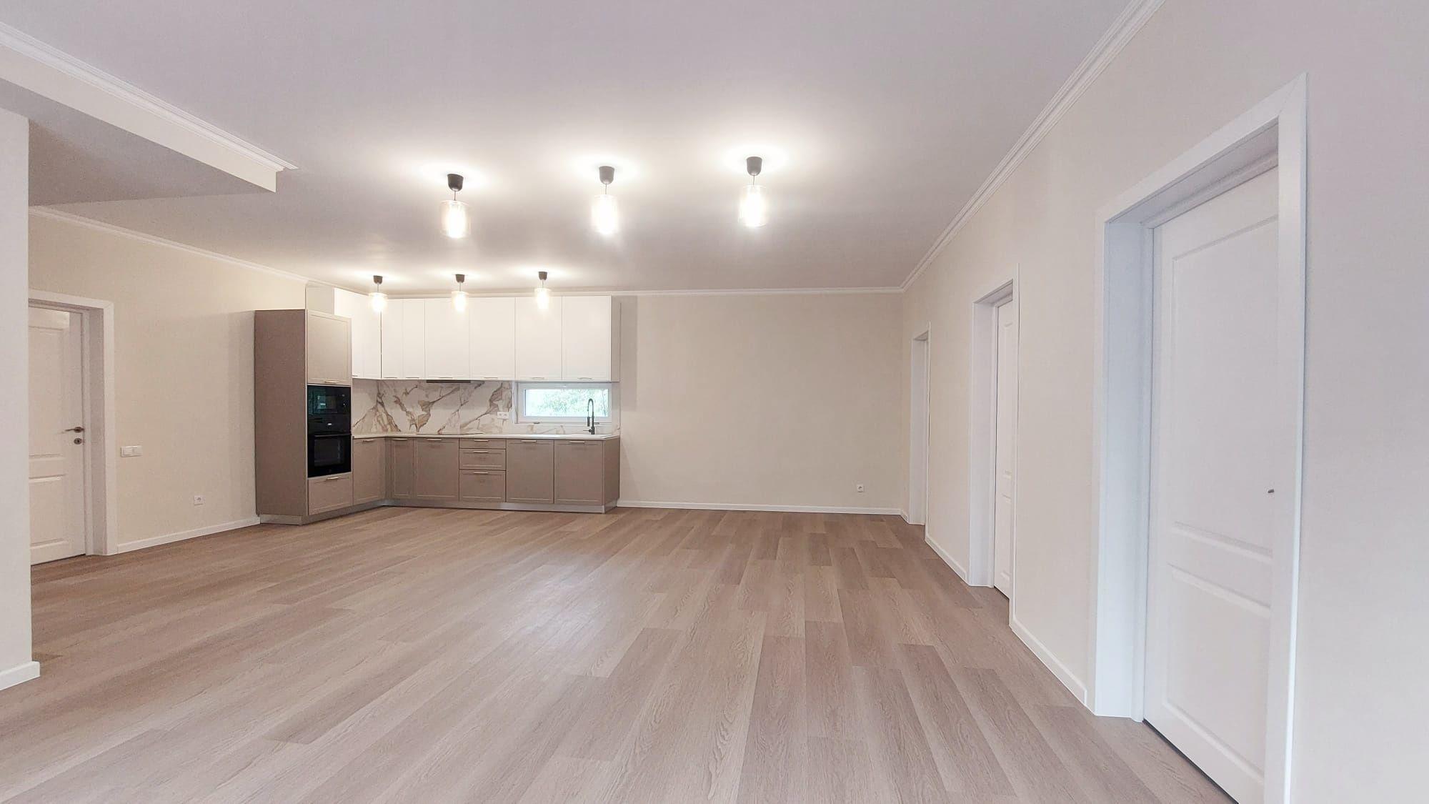 Casa Premium, singur în curte, 3 dormitoare, living + bucatarie, 2 bai - imagine 1