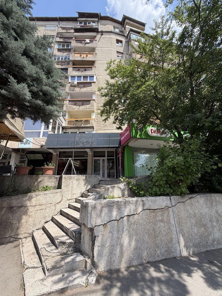 Spațiu comercial de închiriat – 52 mp utili, vitrină stradală, zonă cu trafic intens – Rogerius, Oradea - imagine 1