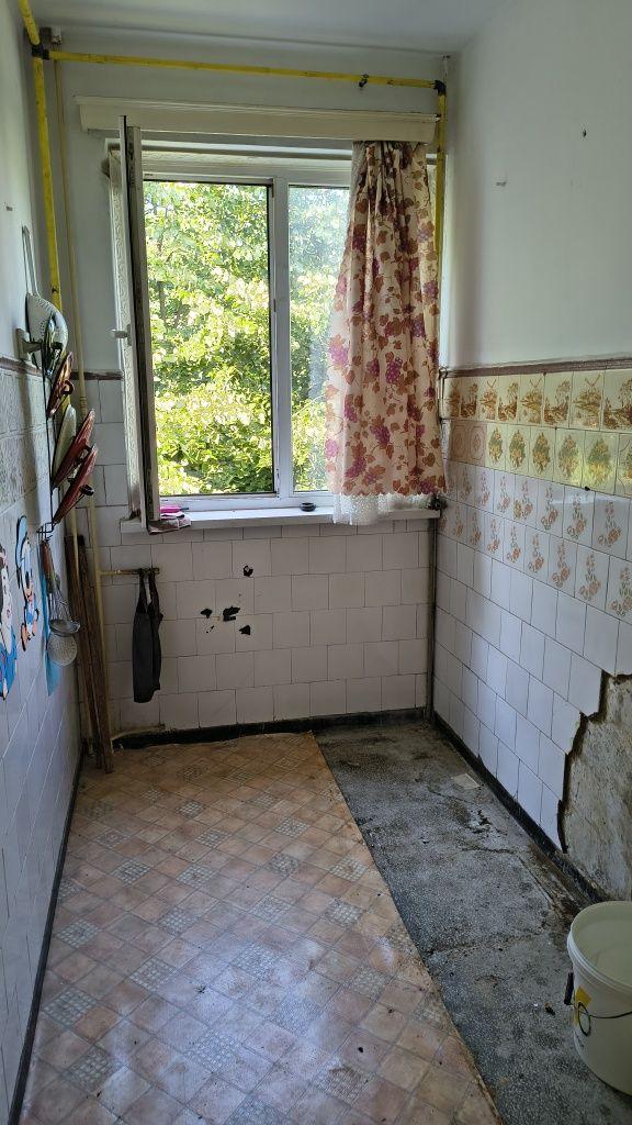 Vând apartament zona Vest