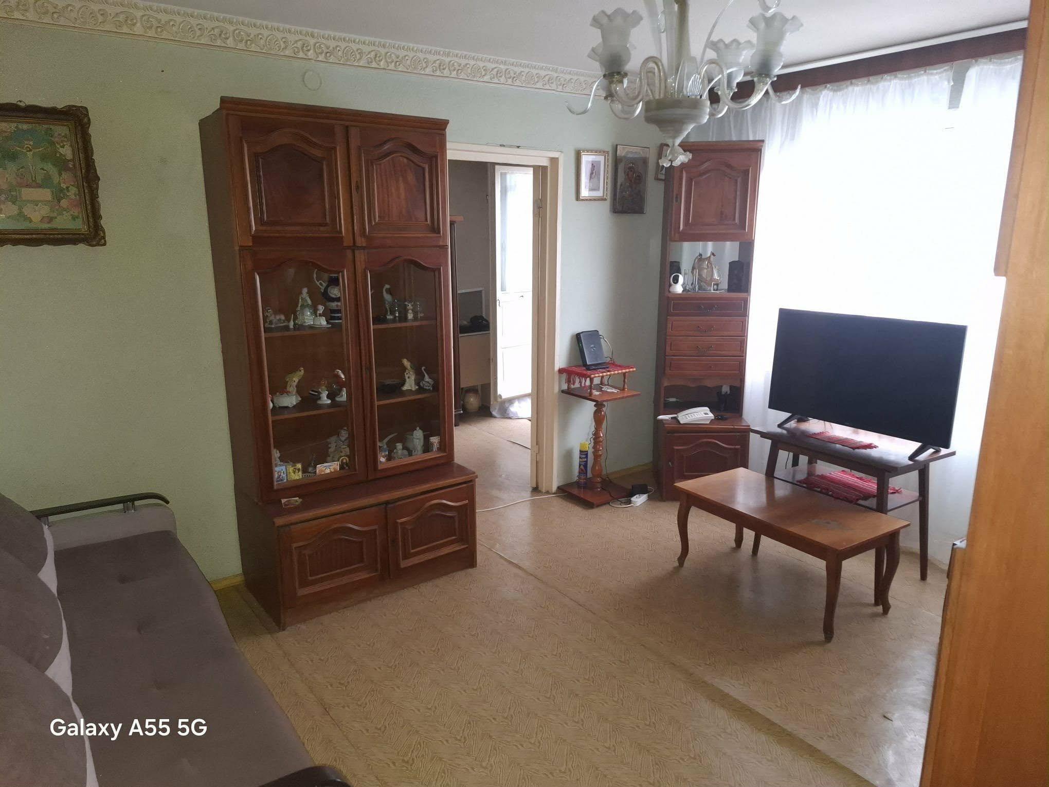 Apartament 3 camere piață Mihai Bravu în Ploiești