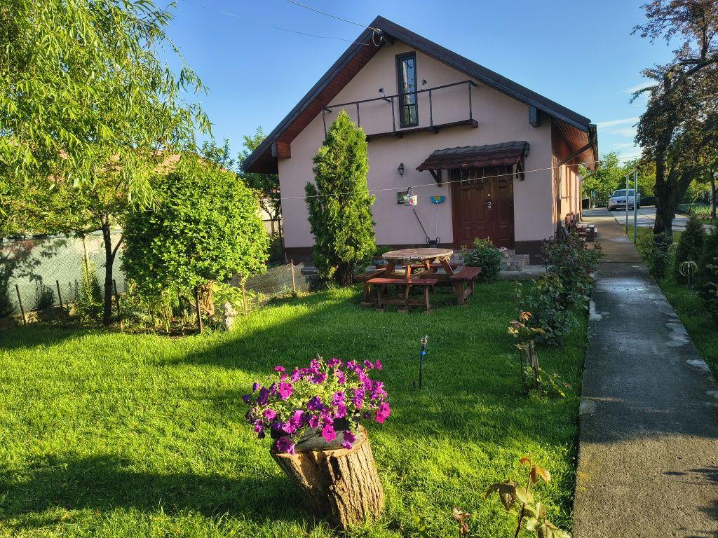 casa individuala,3 camere se vinde mobilata    15 minute din ploiesti