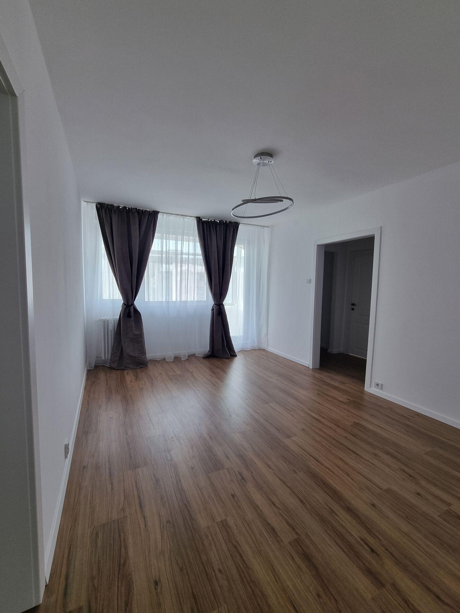 Vand apartament 2 camere Ion Mihalache, metrou 1 Mai
