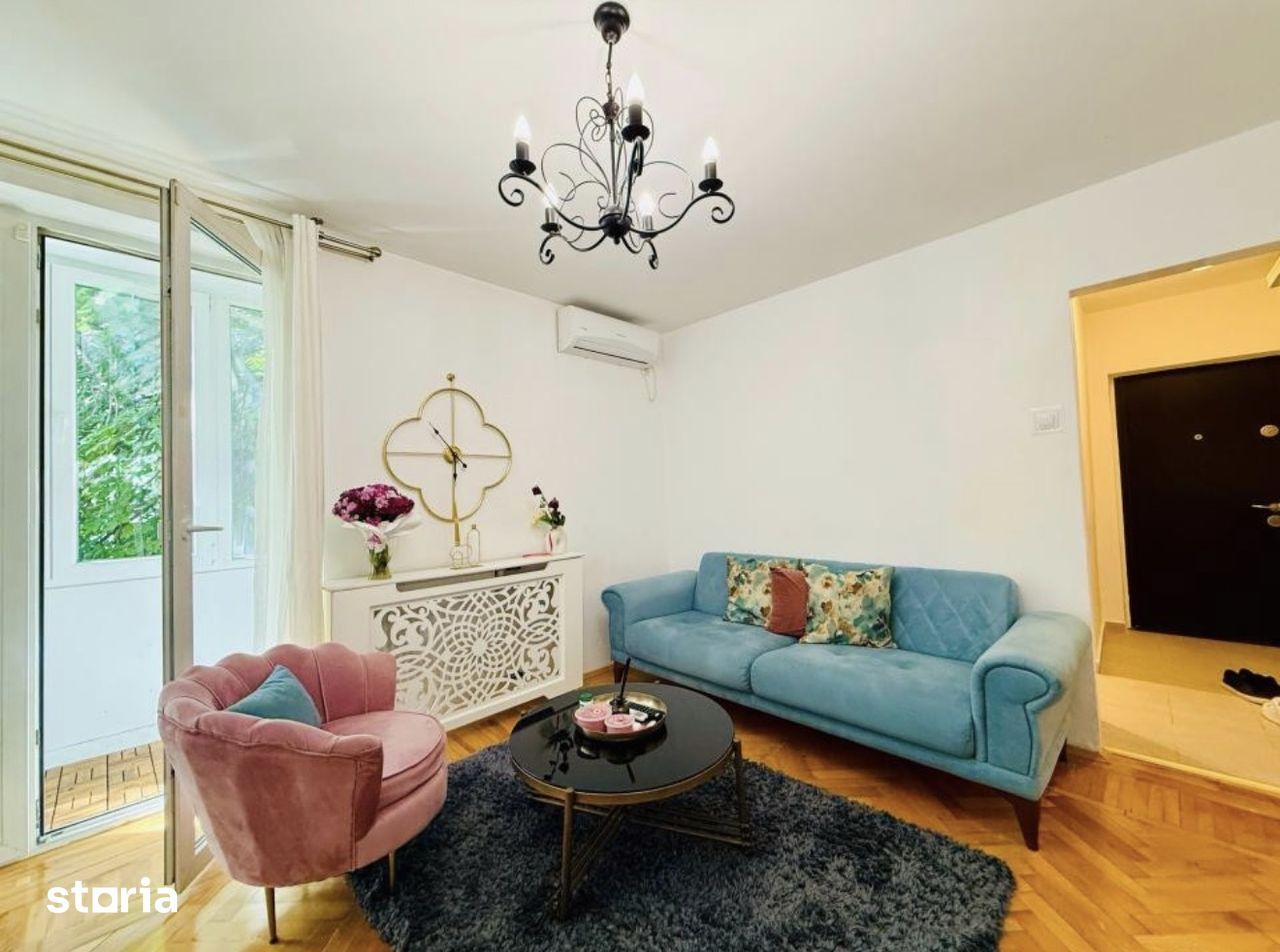 Apartament Piața Romanǎ de vânzare - Magheru