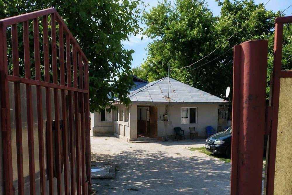 Vand casa la curte in sectorul 1 Bucuresti