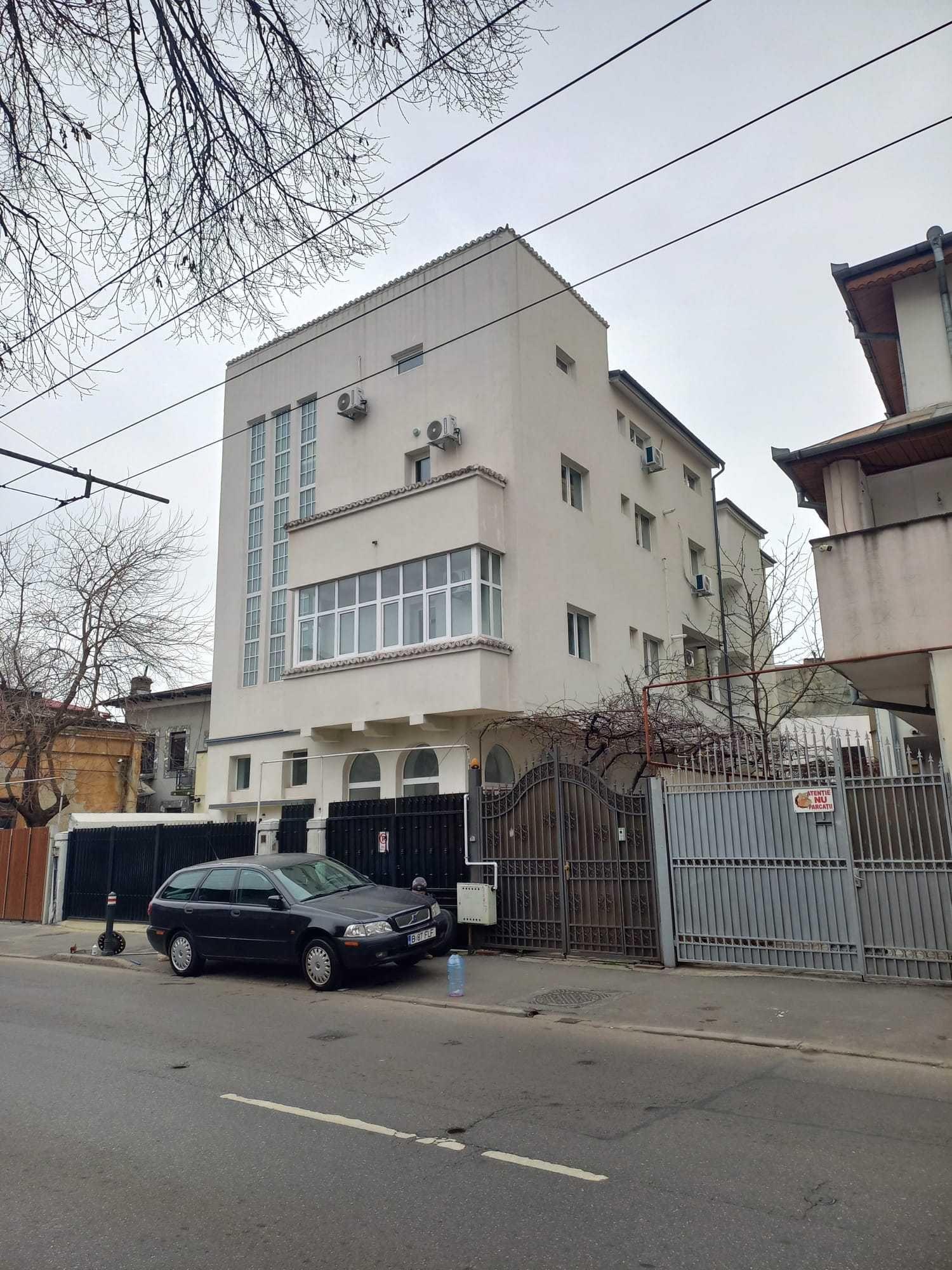 Particular, inchiriez studiou luminos, in Vila central-Scoala Iancului