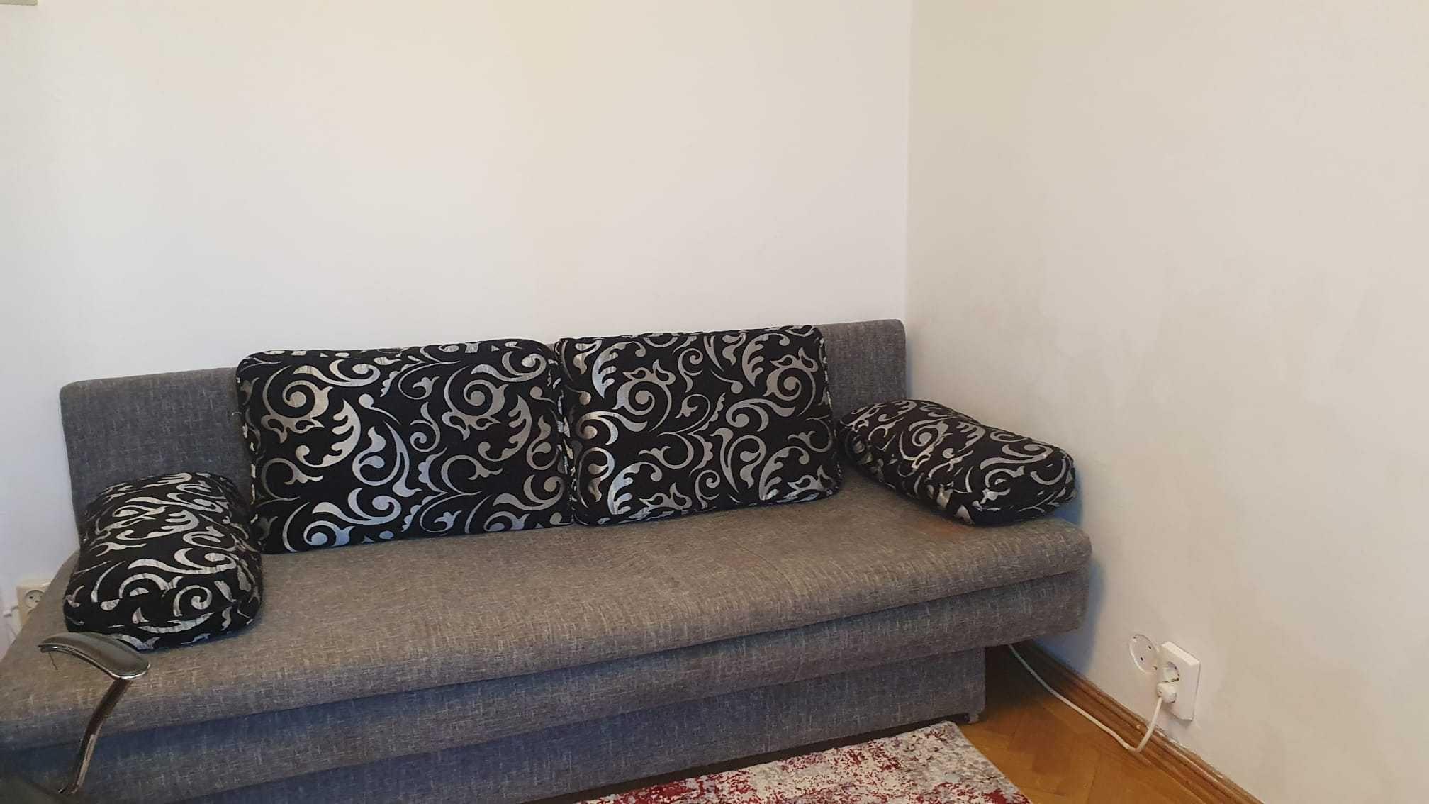 Închiriere Cameră doar pentru femei, Titan