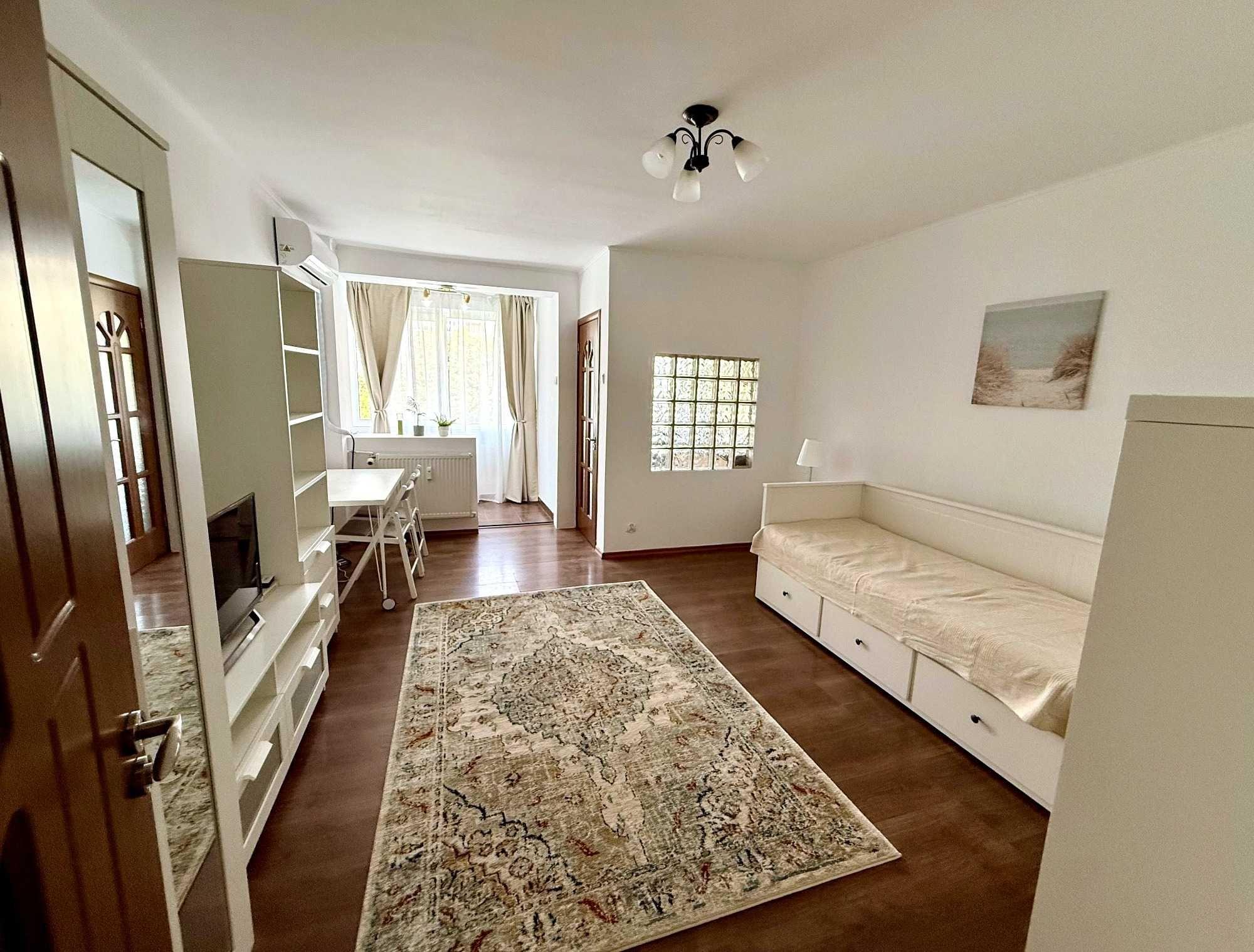 Inchiriere garsoniera decomandata, renovata, Dristor, 3 min metrou - imagine 1
