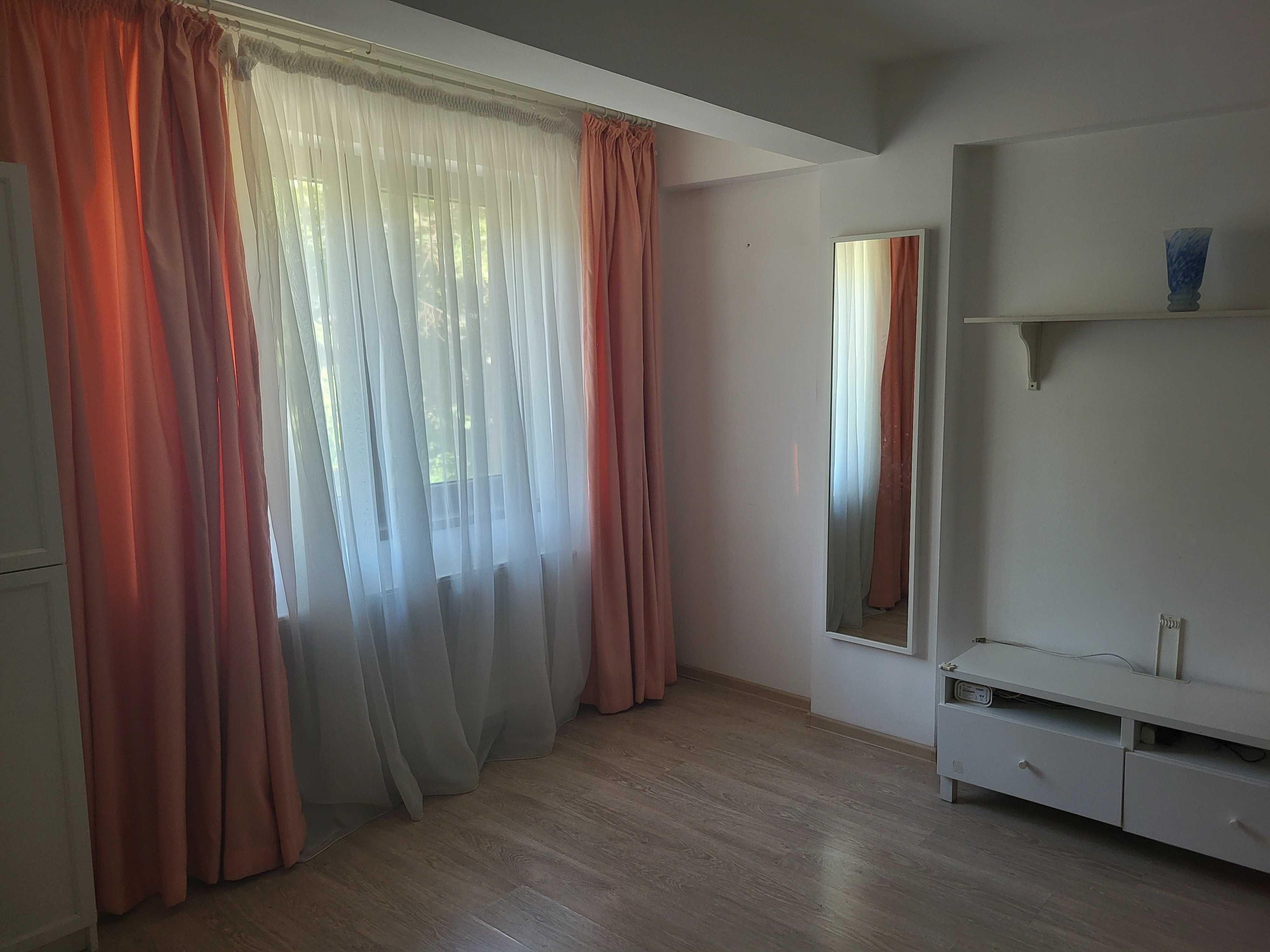 Apartament 2 Camere Decomandat | Centrală Proprie & Parcare | Sector 3 (Metrou 1 Decembrie) - imagine 1