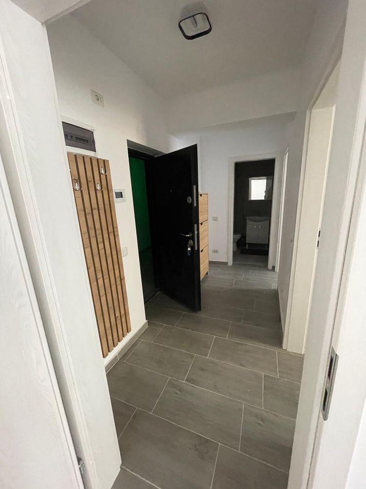 Închiriez apartament 2 camere-Aparatorii Patriei Metrou