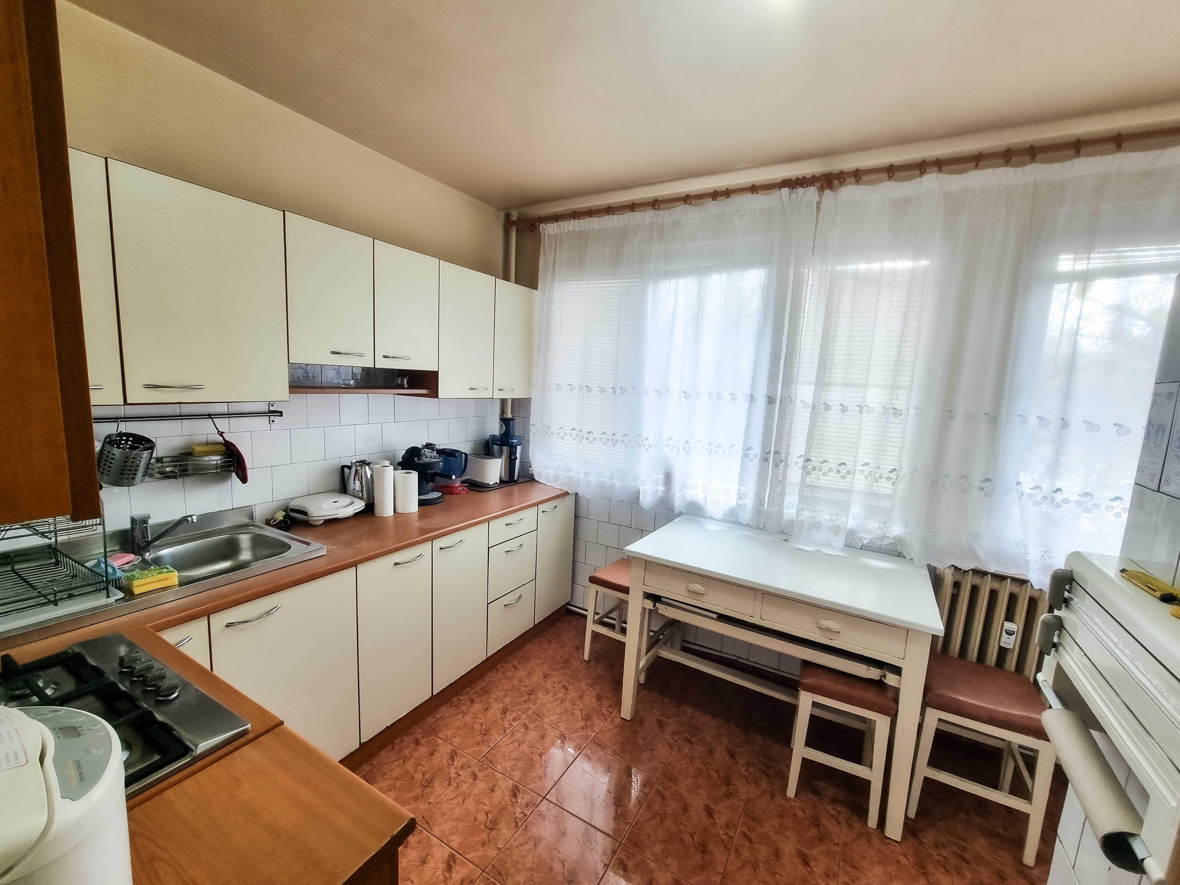 Inchiriez Apartament 3 camere Brancoveanu - Et 2, 70mp, disp imediat