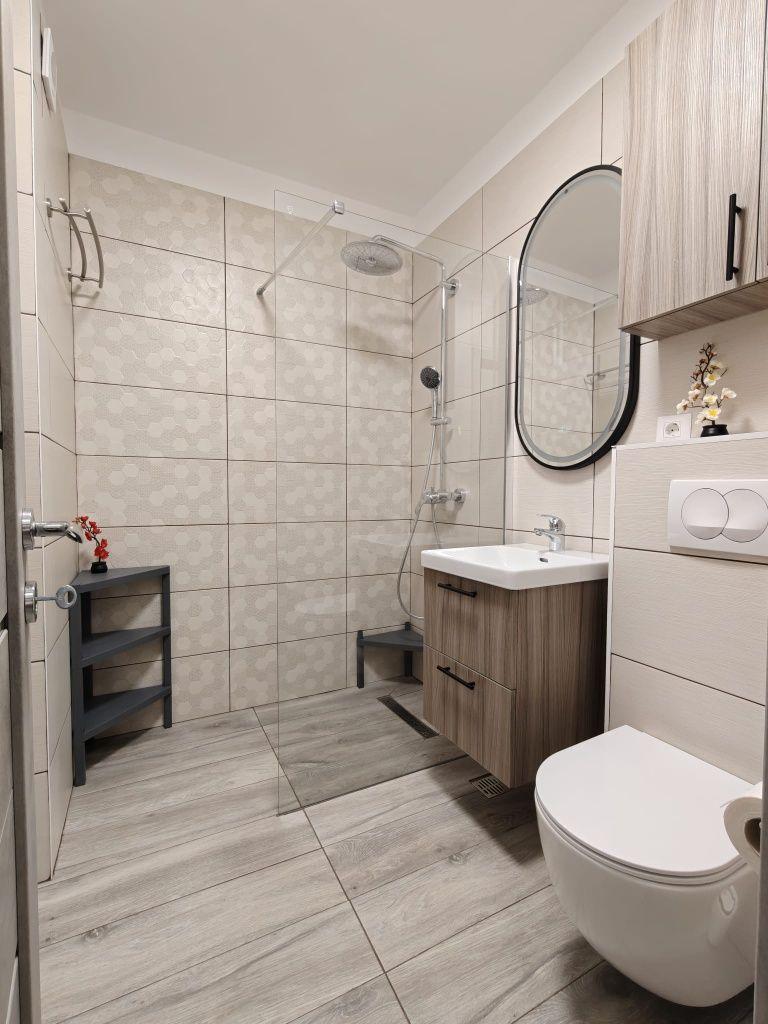 Proprietar Inchiriez apartament 3 camere,  totul NOU 10 minute piata sudului. Prima inchiriere dupa amenajare