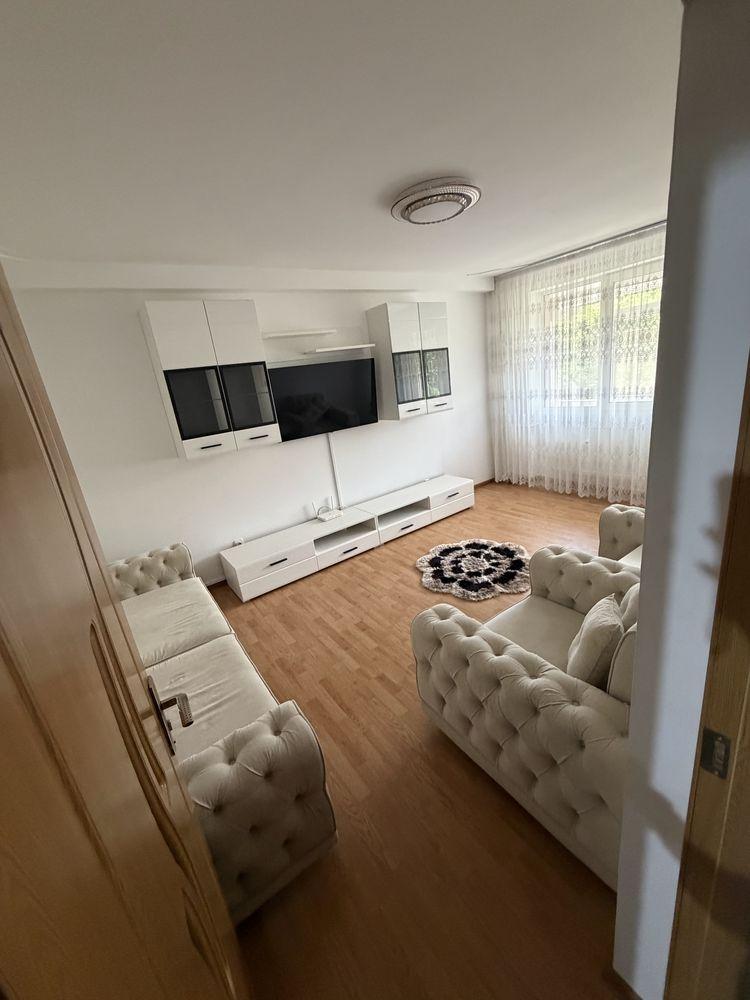 Inchiriez apartament 3 camere