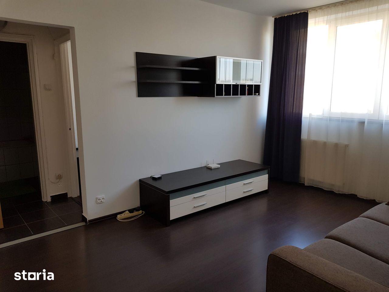 Apartament 3 cam Metrou Romancierilor 100m Bloc anvelopat Proprietar
