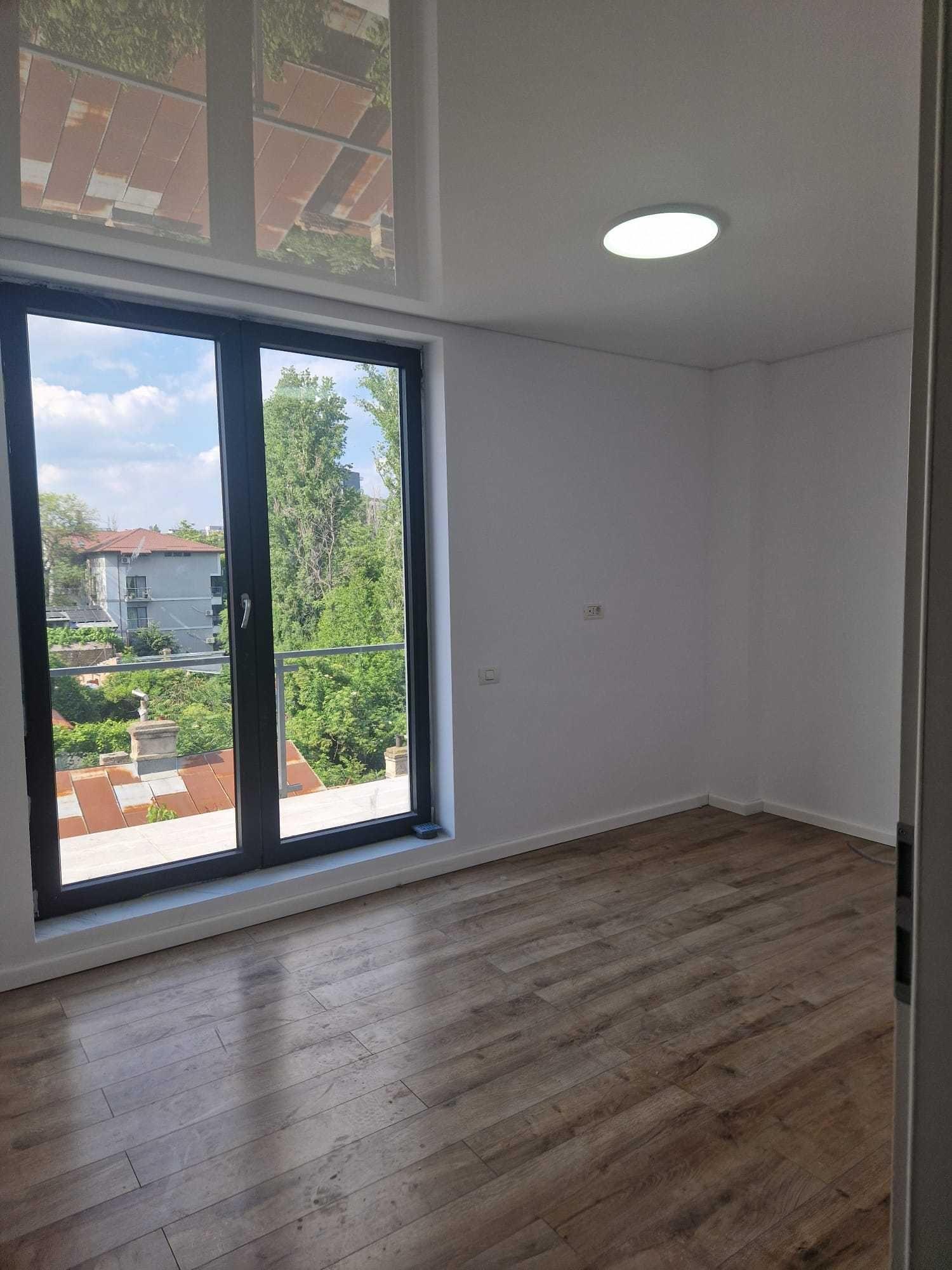De închiriat 3 camere - nemobilat - 2 terase si loc de parcare-bloc nou- Grozăvești / Crângași-4’metrou