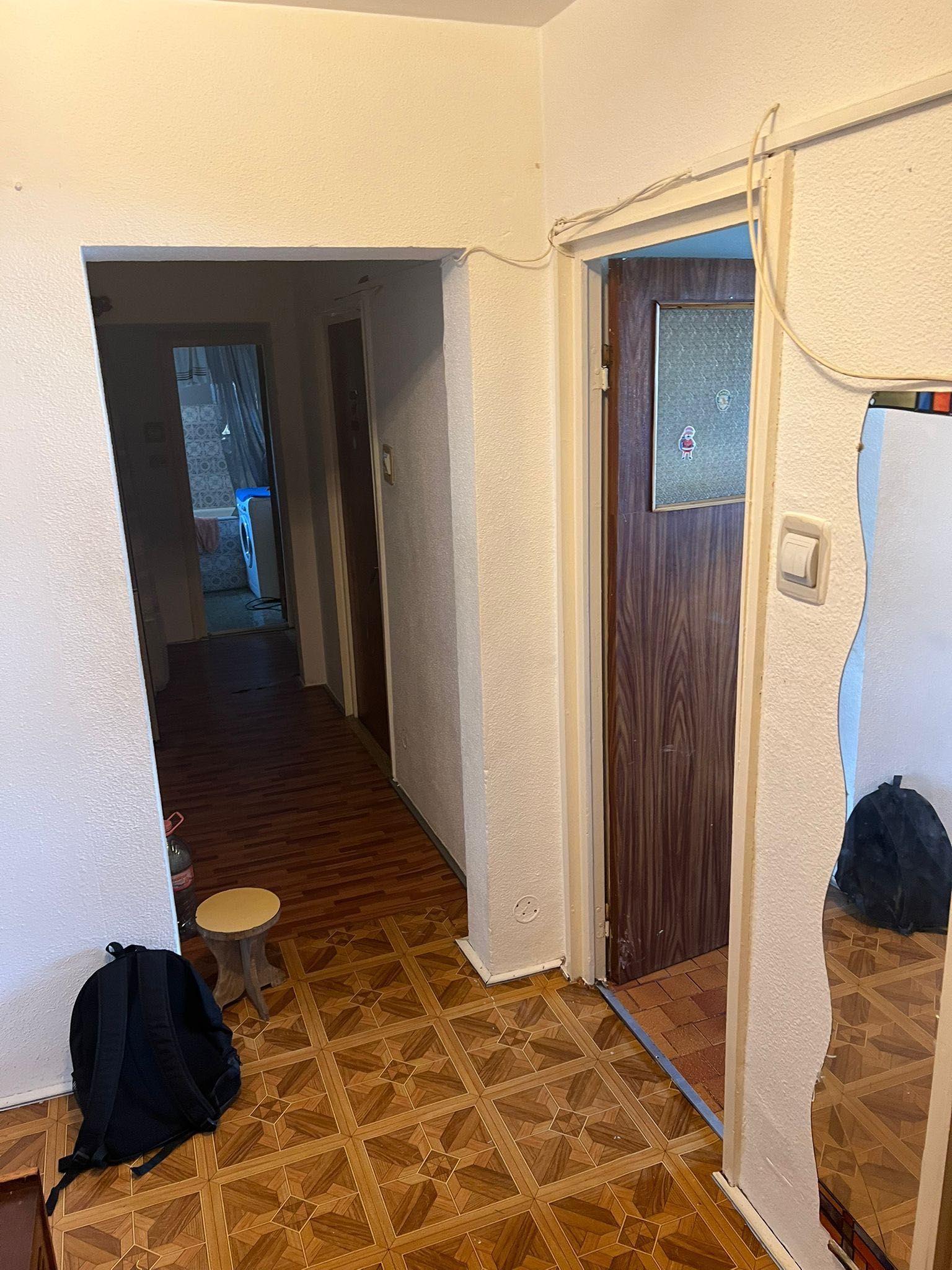 Închiriez apartament 3 camere , zona Militari strada Valea Lungă