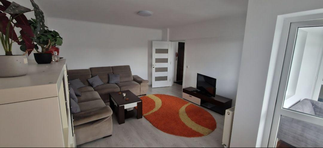 Apartament 3 camere decomandat recent renovat - imagine 1
